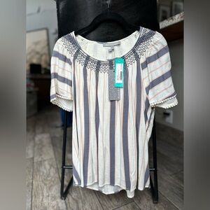 Daniel Rainn White and Blue Embellished Short Sleeve Blouse